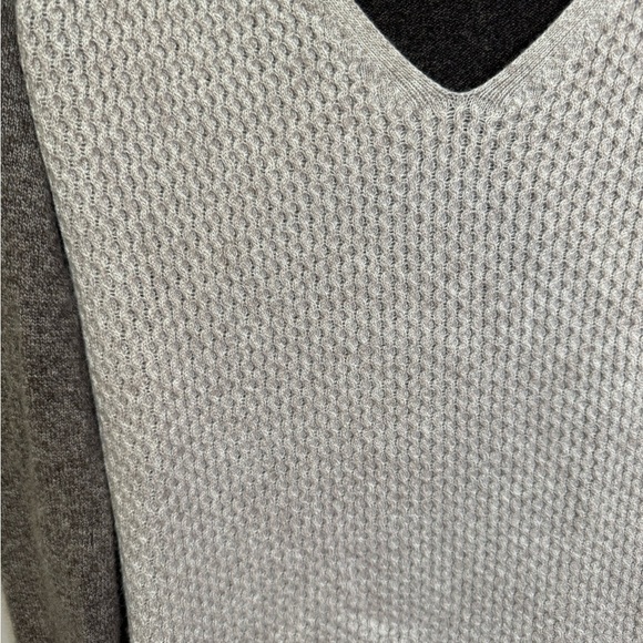 Theory | Tarledia HM Lofty 100% Cashmere V-Neck Sweater - Size P/TP (XS) - Picture 4 of 9